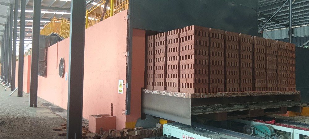 亞新再譜新篇：4.8 米 “一烘一燒” 隧道窯今日成功投產，以細節(jié)鑄就高效能